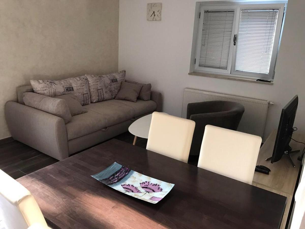 Apartmani Iva Vir Zewnętrze zdjęcie