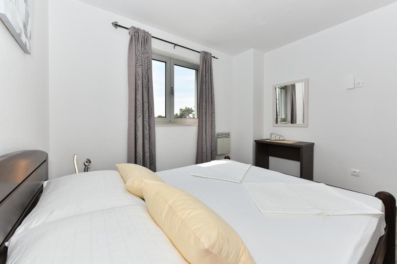 Apartmani Iva Vir Zewnętrze zdjęcie
