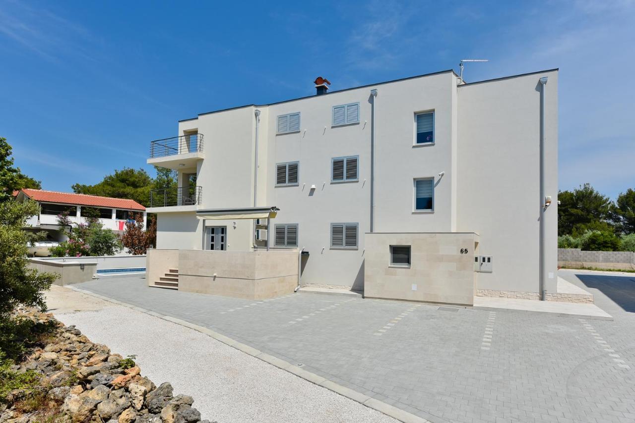 Apartmani Iva Vir Zewnętrze zdjęcie