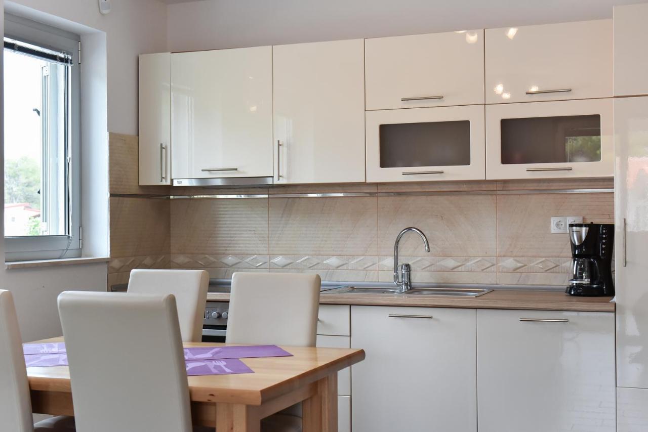 Apartmani Iva Vir Zewnętrze zdjęcie