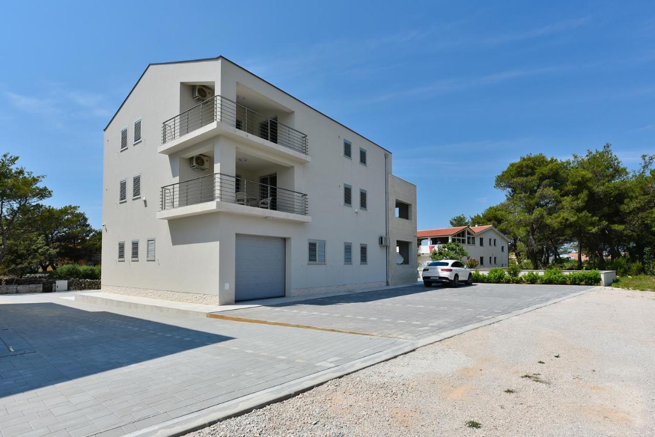Apartmani Iva Vir Zewnętrze zdjęcie
