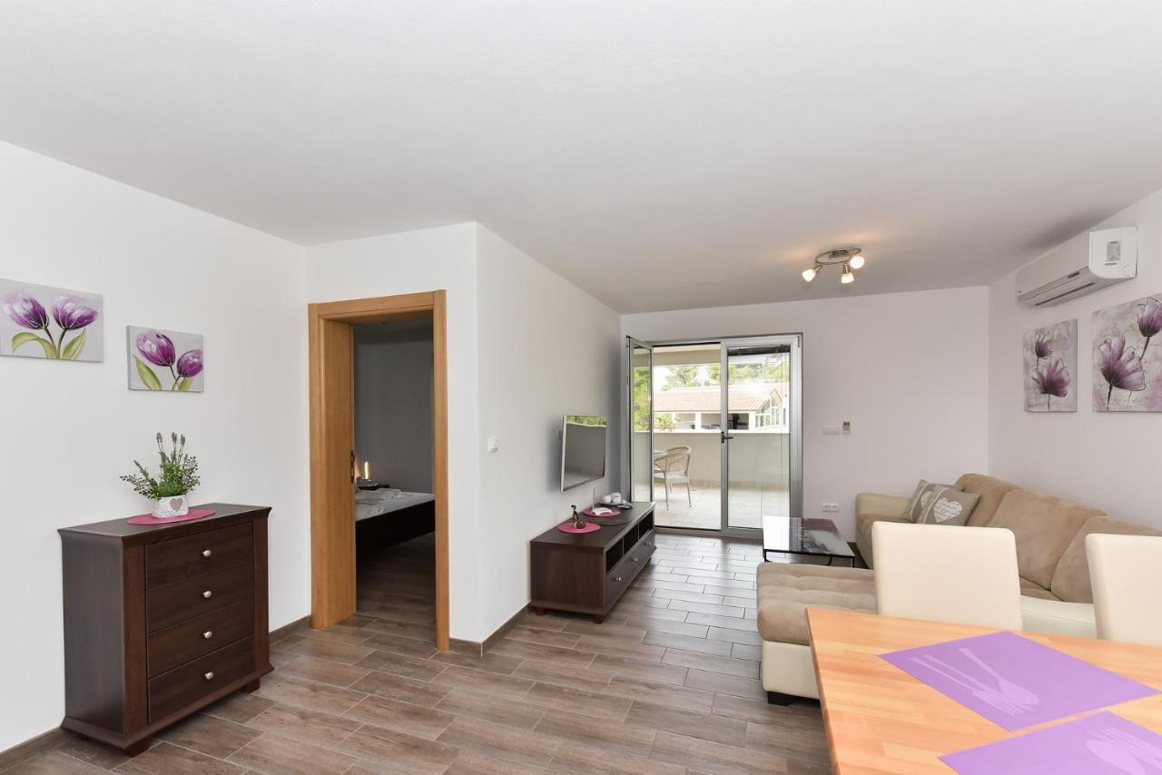 Apartmani Iva Vir Zewnętrze zdjęcie