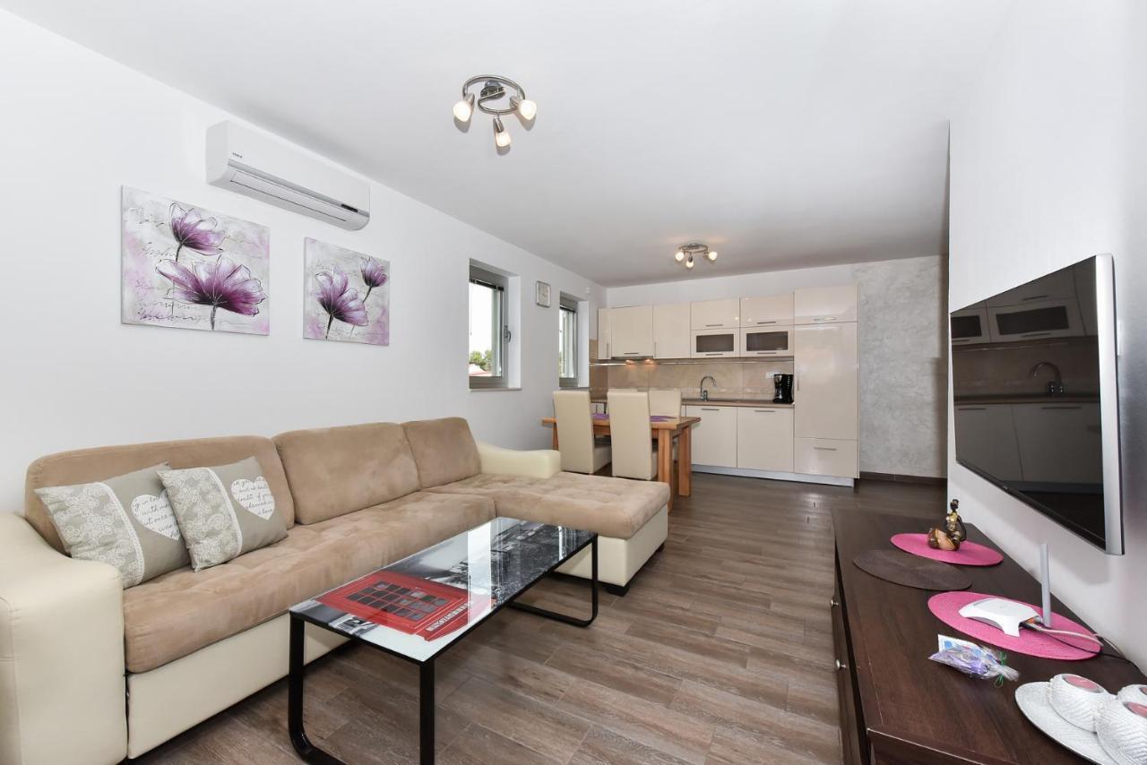 Apartmani Iva Vir Zewnętrze zdjęcie