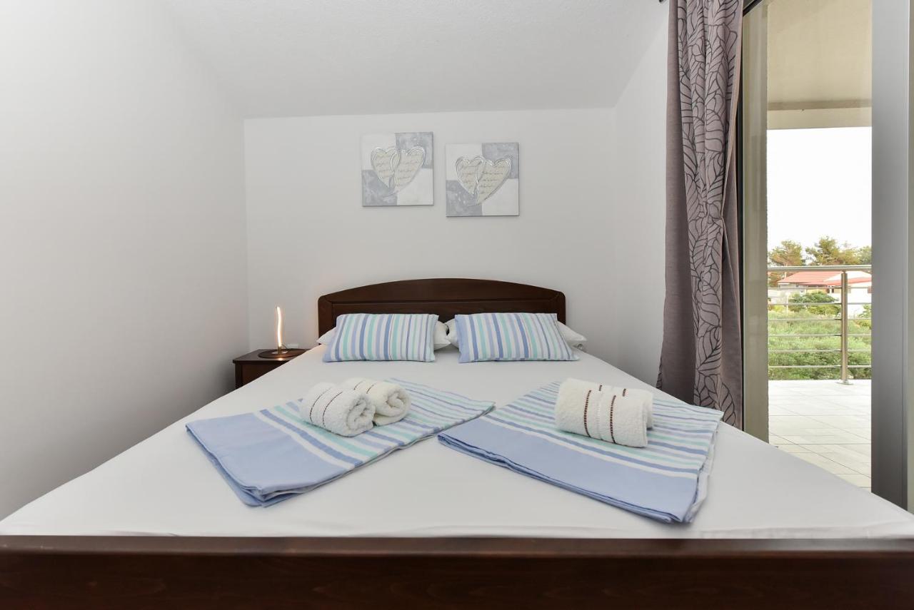Apartmani Iva Vir Zewnętrze zdjęcie