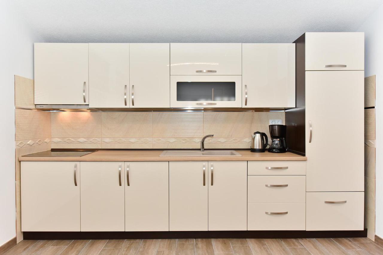 Apartmani Iva Vir Zewnętrze zdjęcie