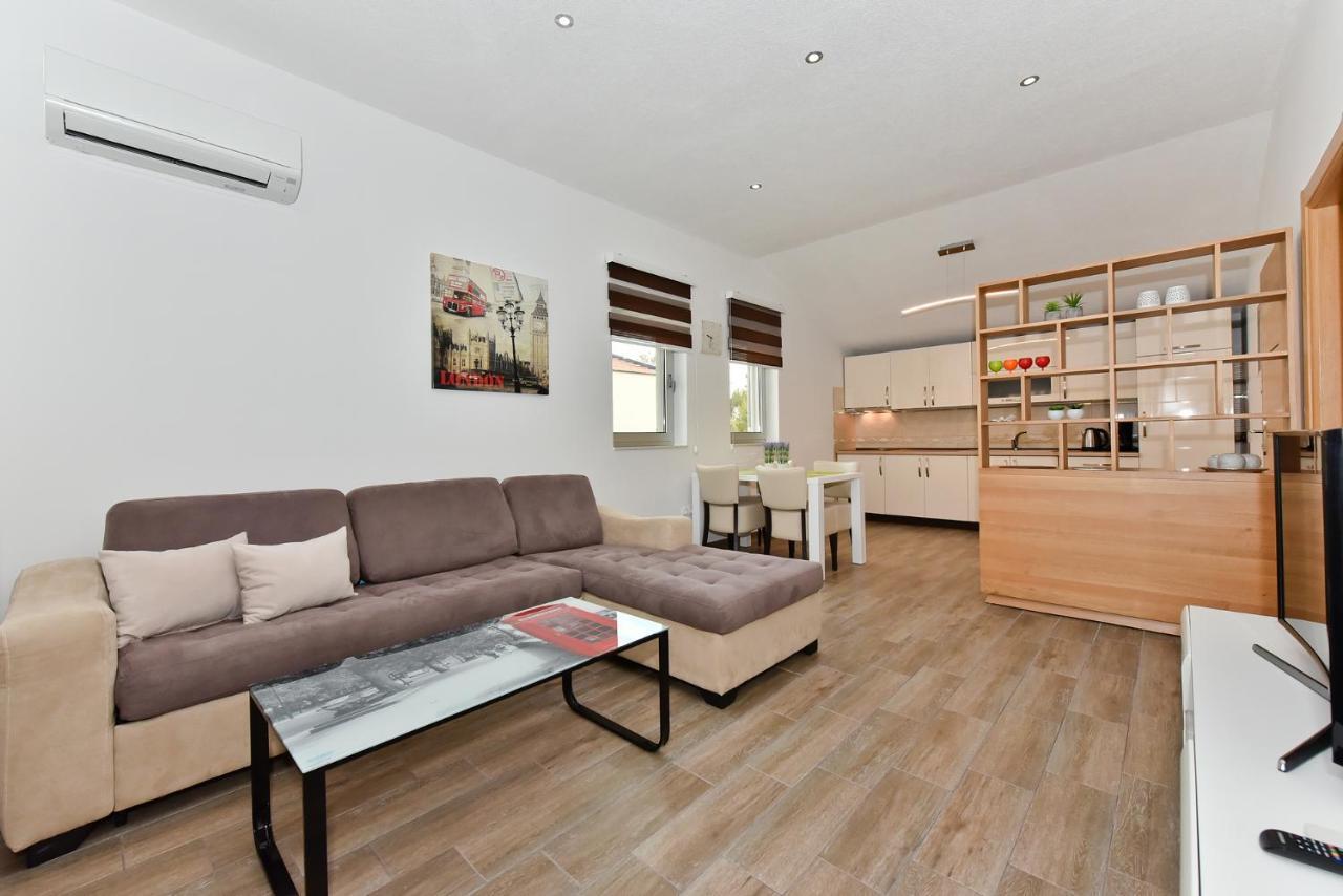 Apartmani Iva Vir Zewnętrze zdjęcie