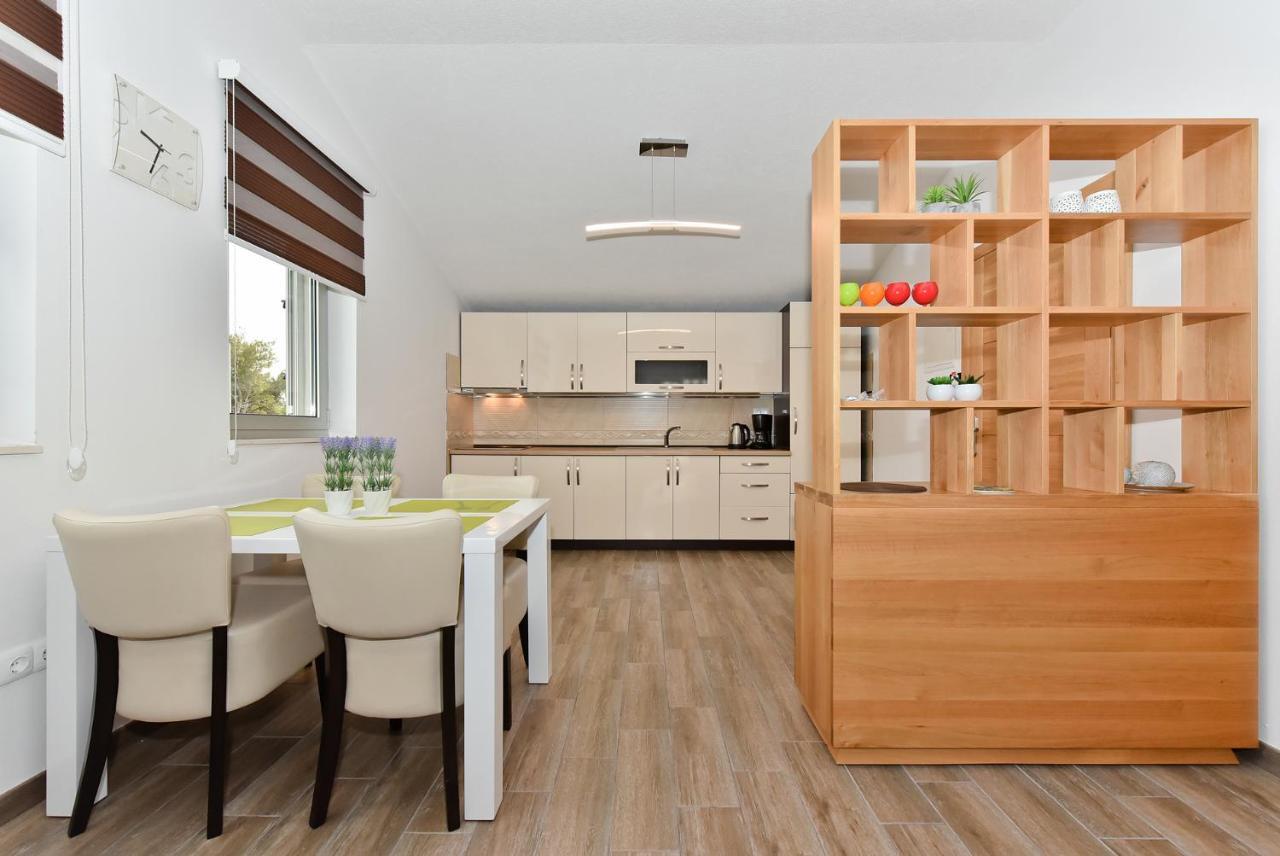 Apartmani Iva Vir Zewnętrze zdjęcie