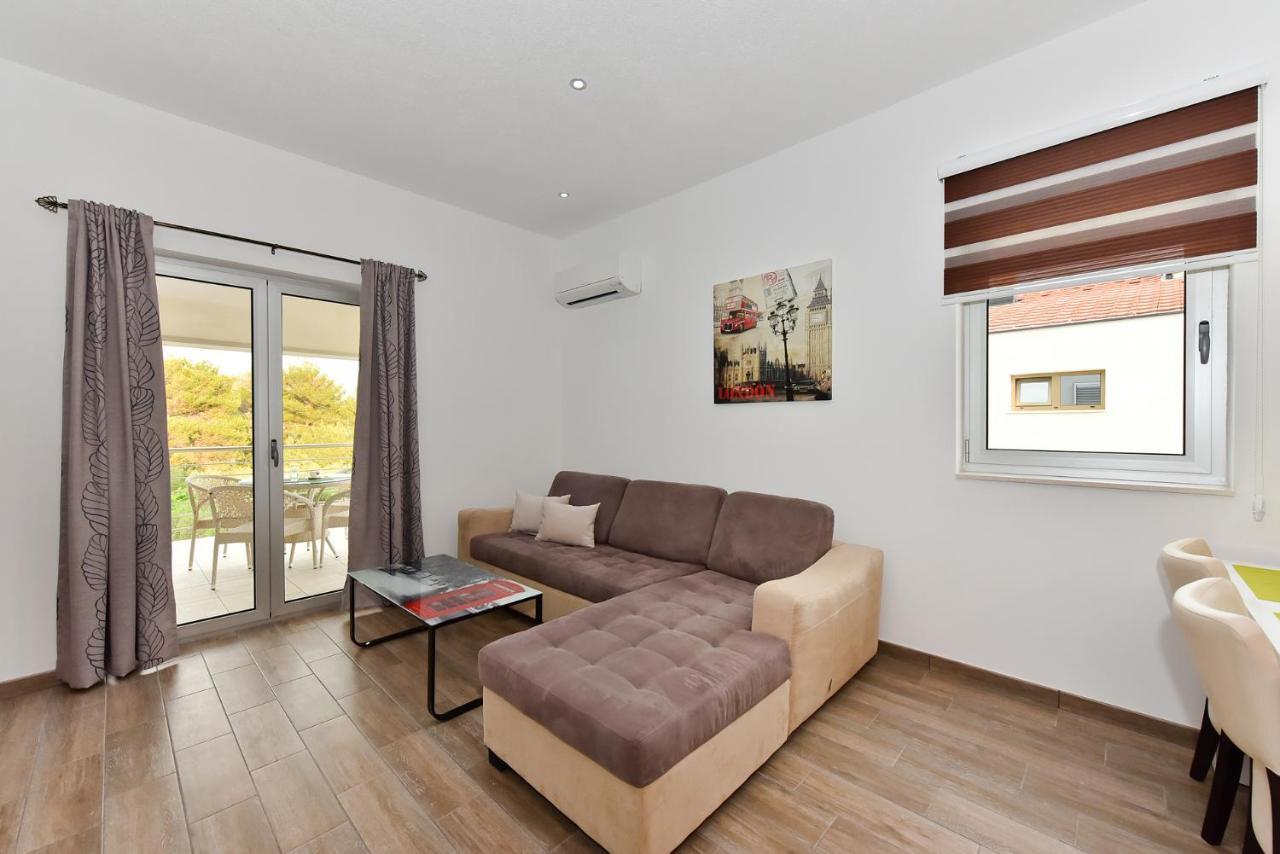 Apartmani Iva Vir Zewnętrze zdjęcie