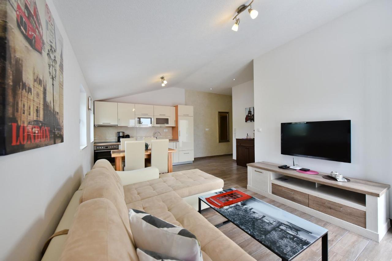 Apartmani Iva Vir Zewnętrze zdjęcie