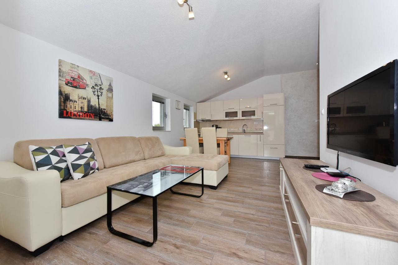 Apartmani Iva Vir Zewnętrze zdjęcie