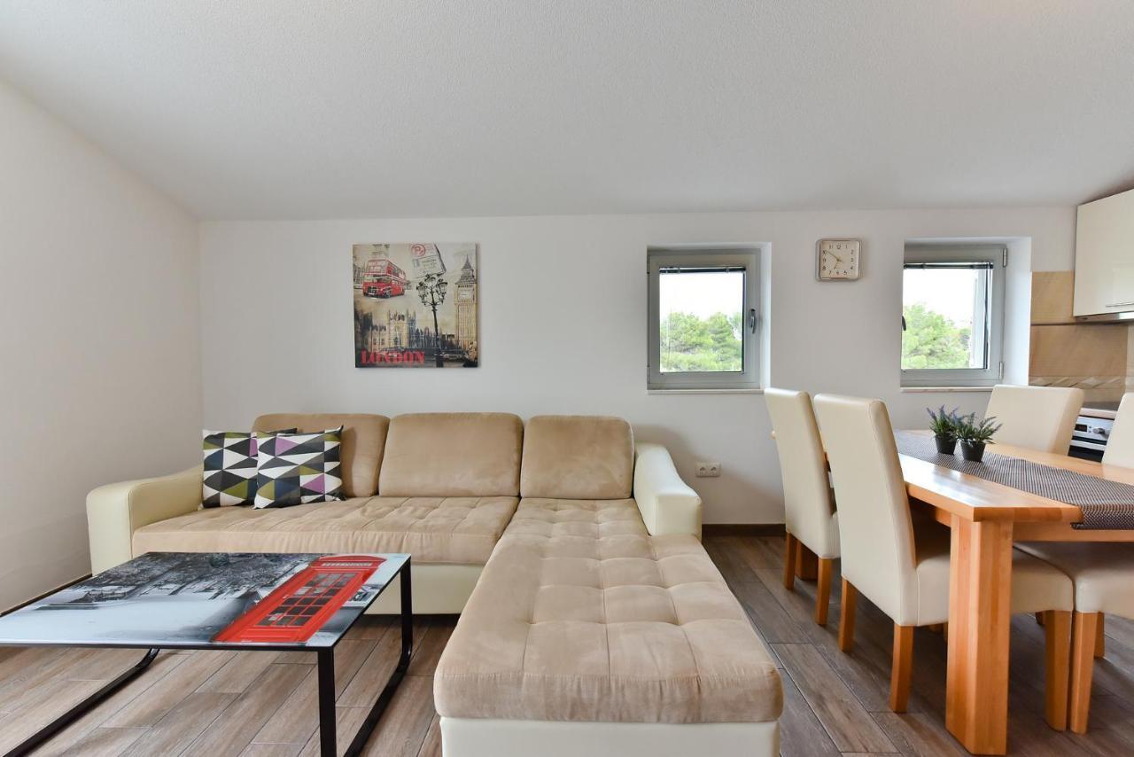 Apartmani Iva Vir Zewnętrze zdjęcie