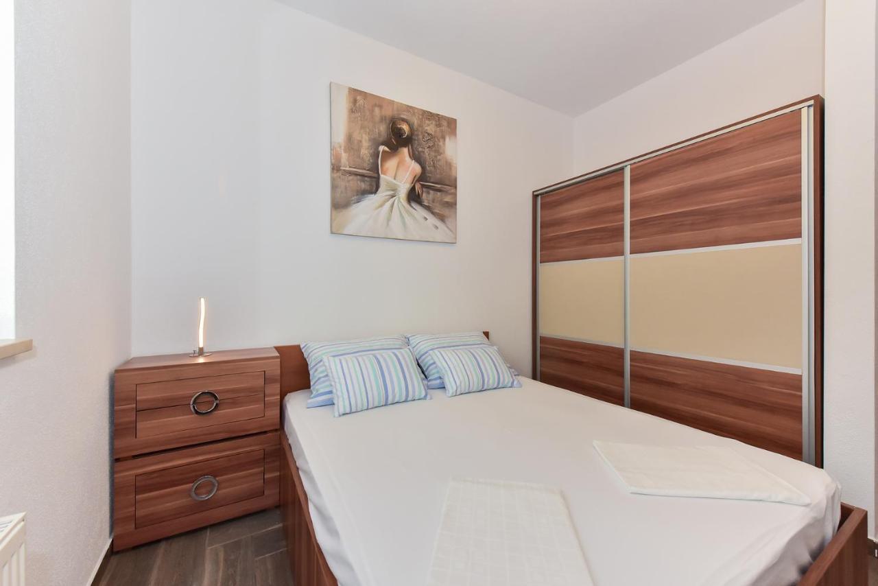 Apartmani Iva Vir Zewnętrze zdjęcie