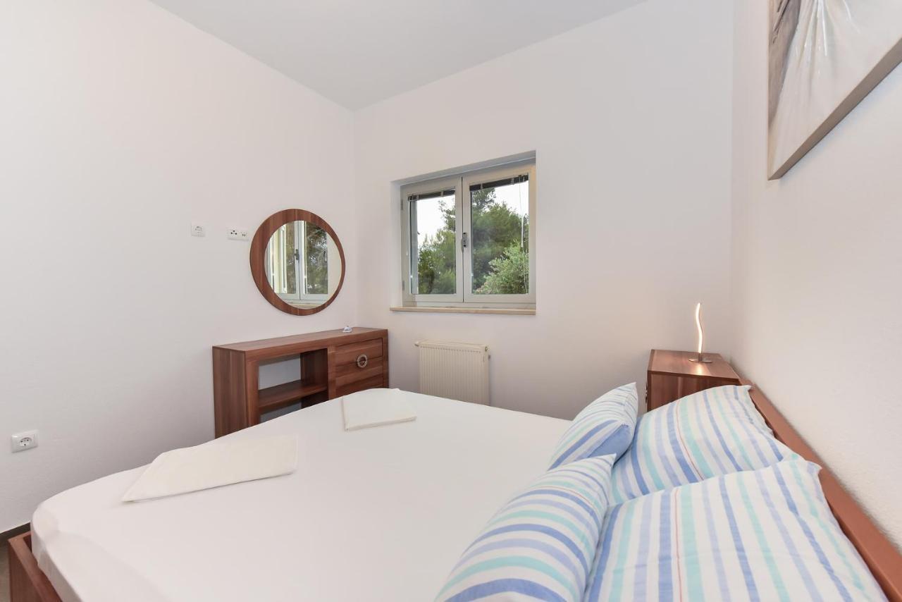 Apartmani Iva Vir Zewnętrze zdjęcie